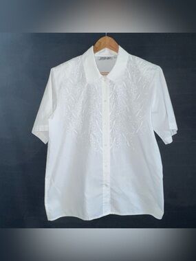 Yves St Clair Vintage White Floral Embroidered Blouse Shirt Top S/S Medium